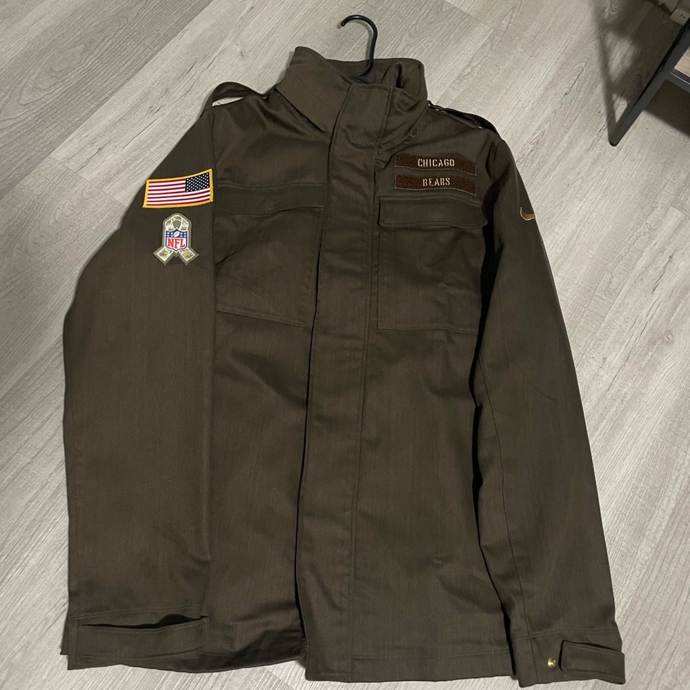 2017 Salute To Service Chicago Bears Jacket Sz. M